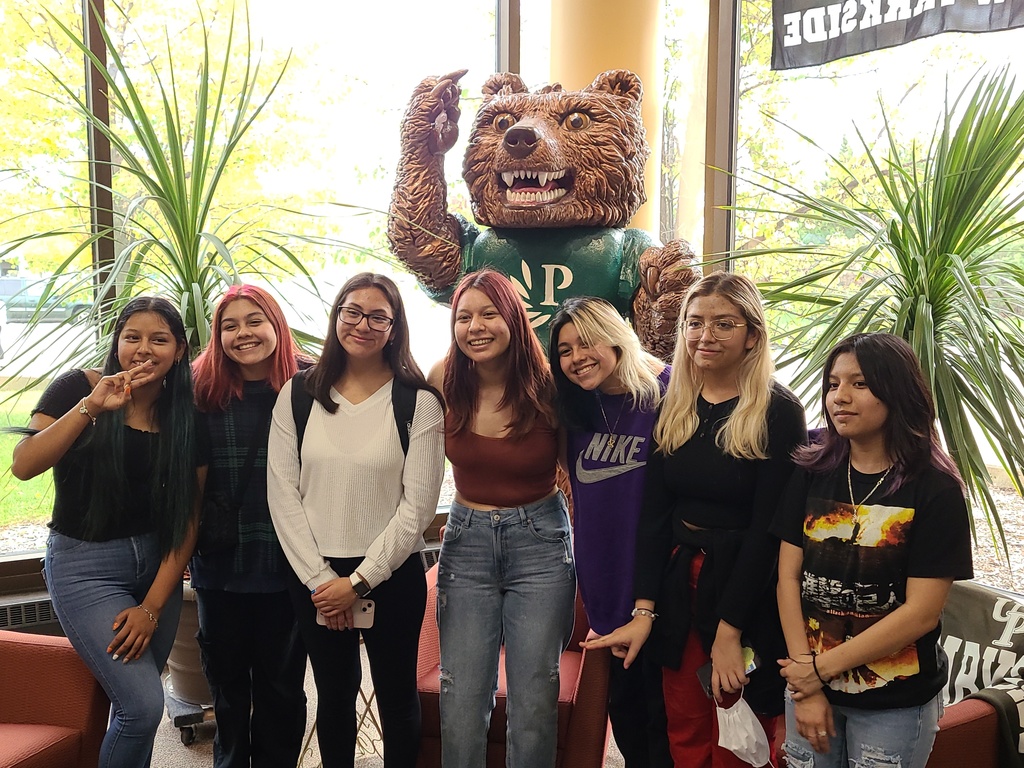 Students in front of a bear mascot